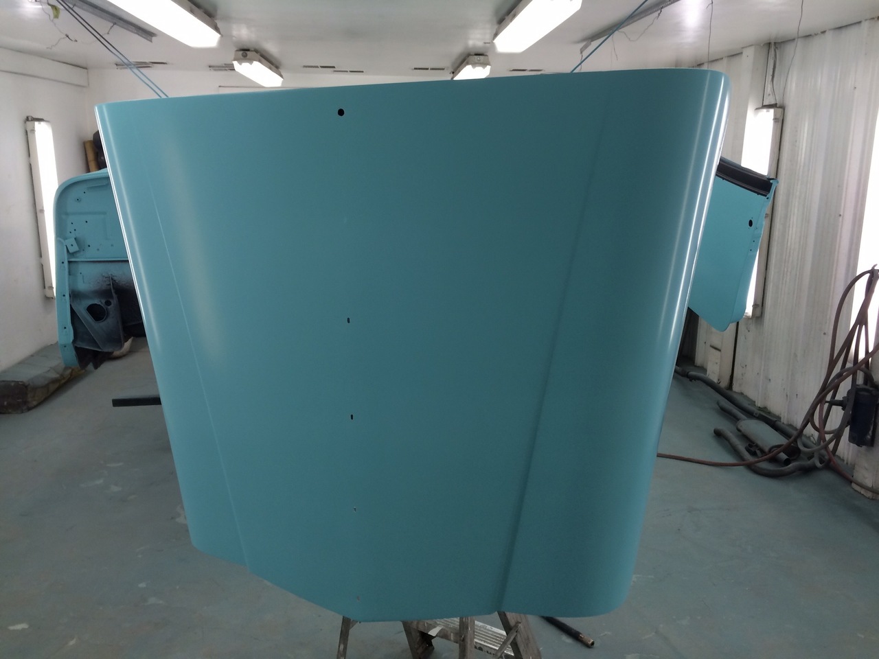 Jeepster hood
			  paint