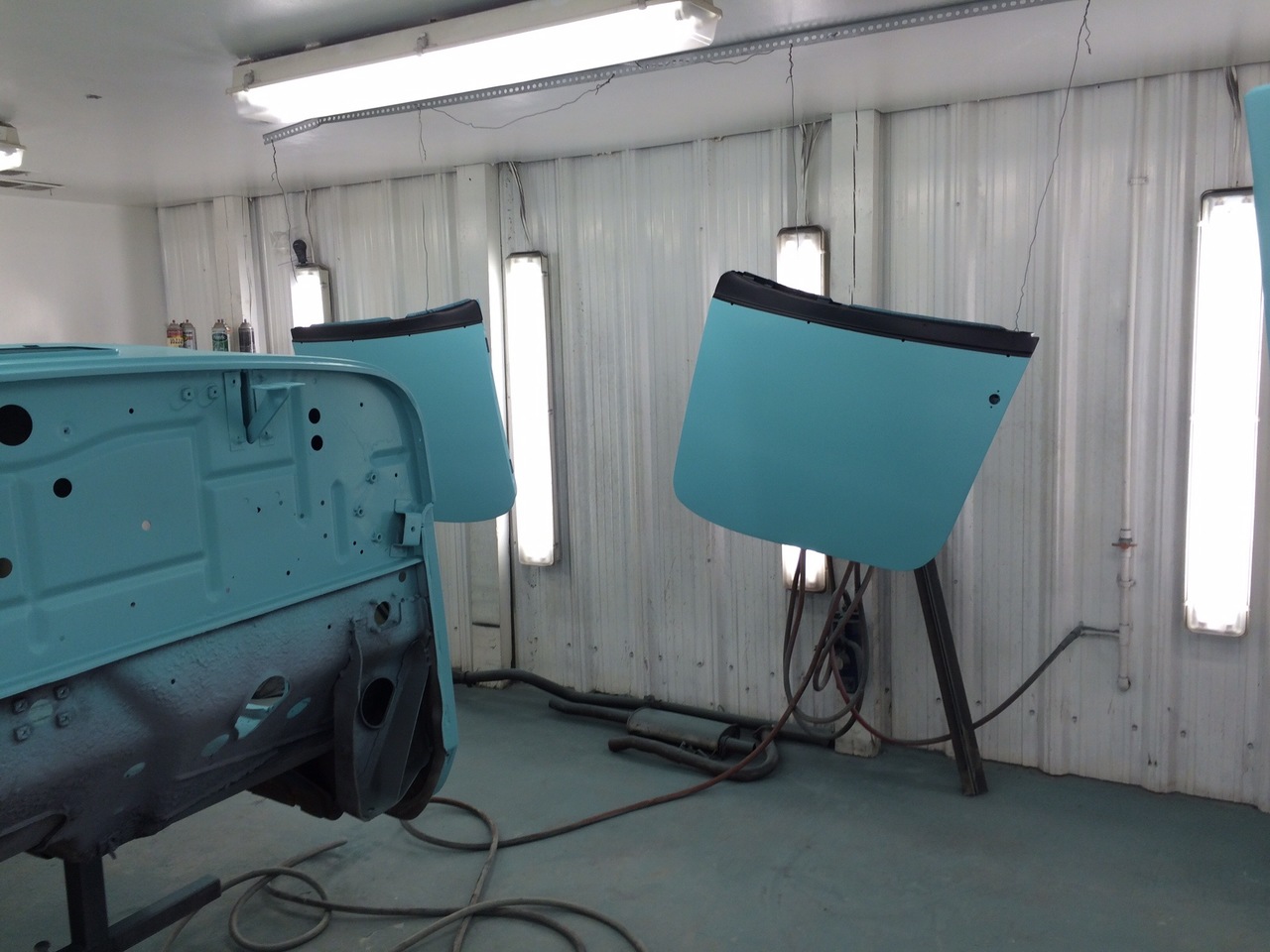 Jeepster rear panel
			  paint
